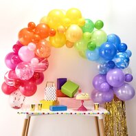 Arche de ballons arc-en-ciel