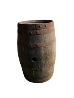 Petit tonneau ''Brun foncé avec trou'' à louer Petit tonneau ''Brun foncé avec trou'' à louer